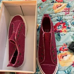 Womens canvas size 7 shoes. Yoki brand. Never worn. New with box.